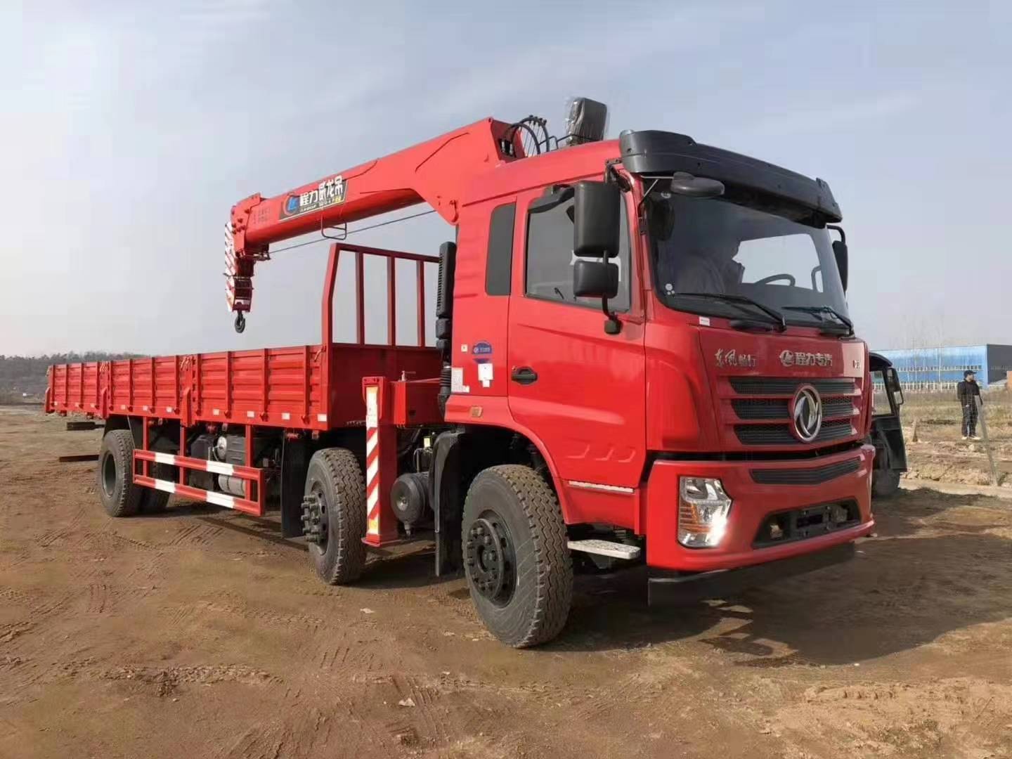 東風(fēng)暢行前四后四10噸隨車吊