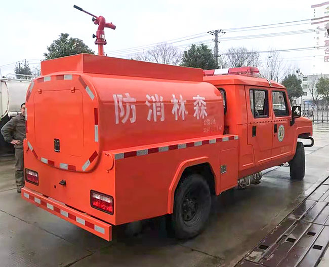 北汽四驅越野森林消防車